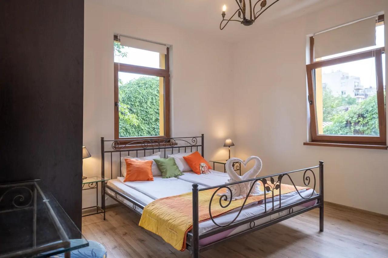 Entire Central House With Guest Rooms & Garden Σόφια Εξωτερικό φωτογραφία